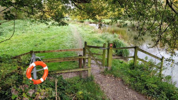Path and gate on the Itchen Way, with lifebuoy